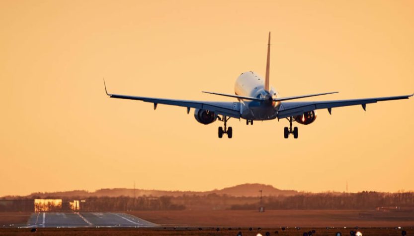 離陸した飛行機